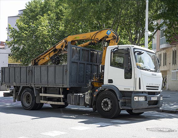 Empresa de alquiler de camiones grúa en Barcelona